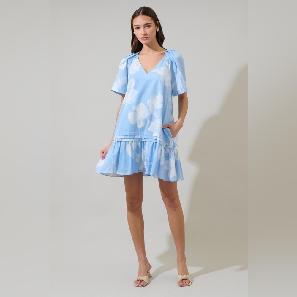 NWT Sugarlips Afina Floral Seruma Mini Dress